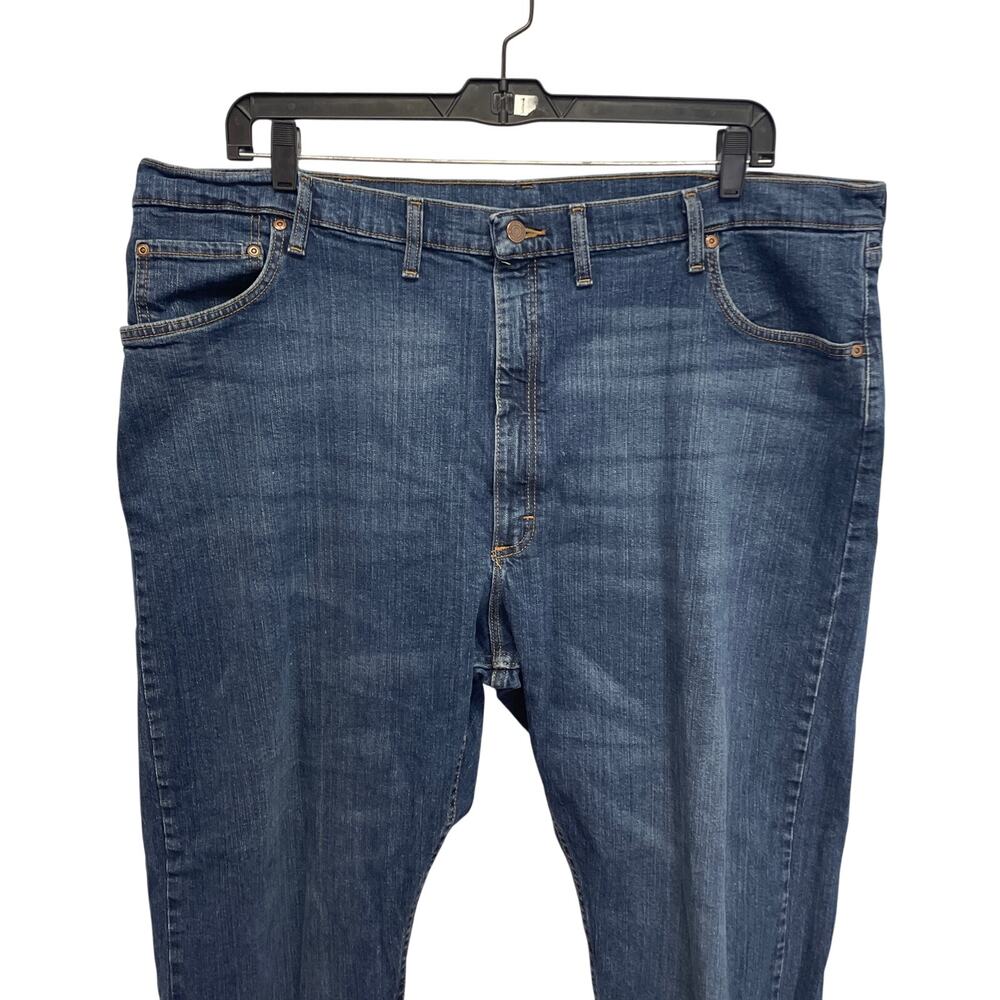 Wrangler Mens 46 X 30 Cotton Blend Relaxed Fit Med Wash Denim Blue Jeans - Picture 2 of 5